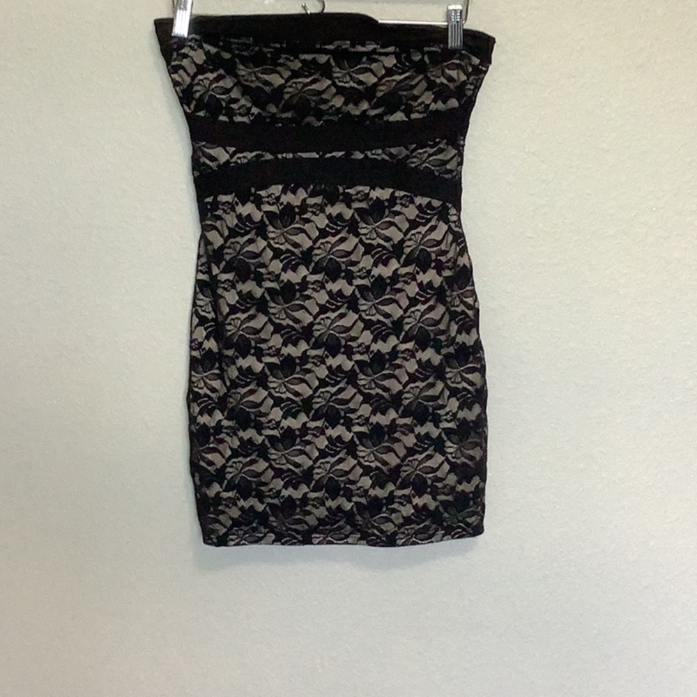 Guess Black and Cream Lace Mini Dress - Picture 2 of 5